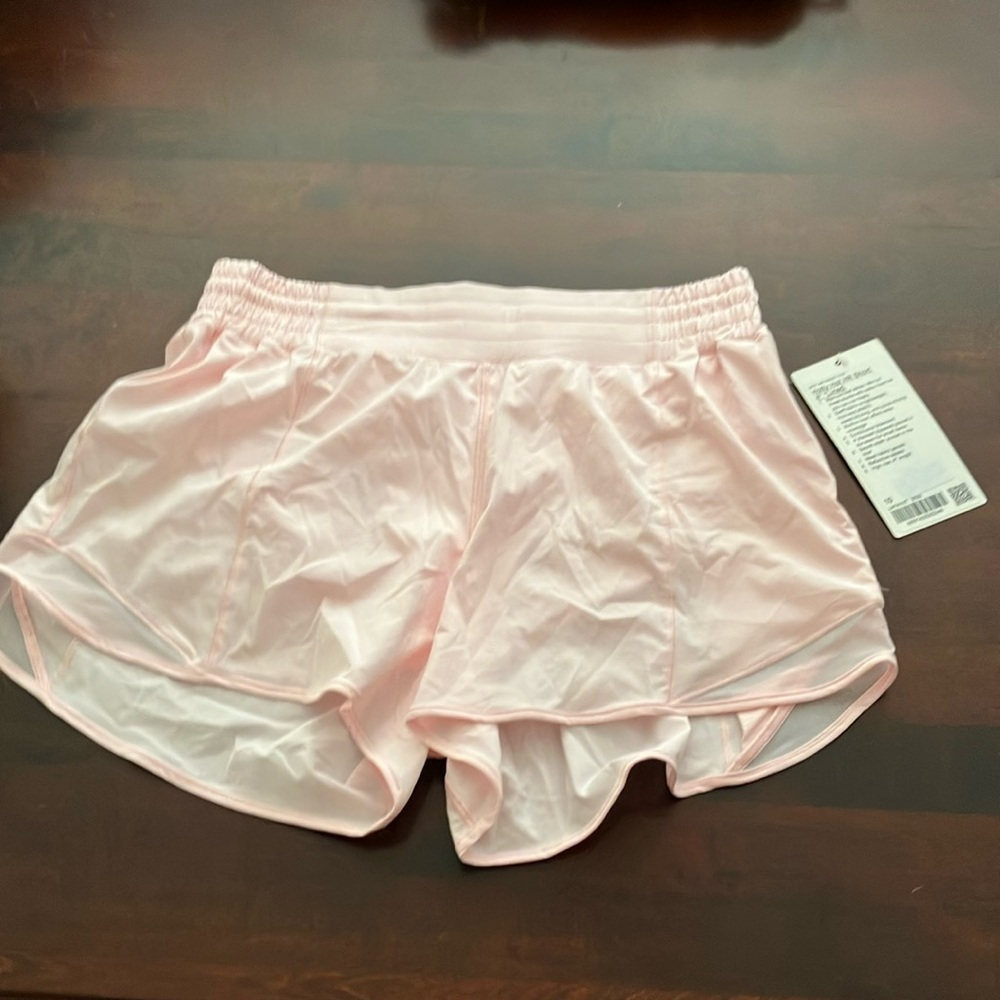 NWT lululemon Hotty Hot High-Rise Short *4" Strawberry Milkshake